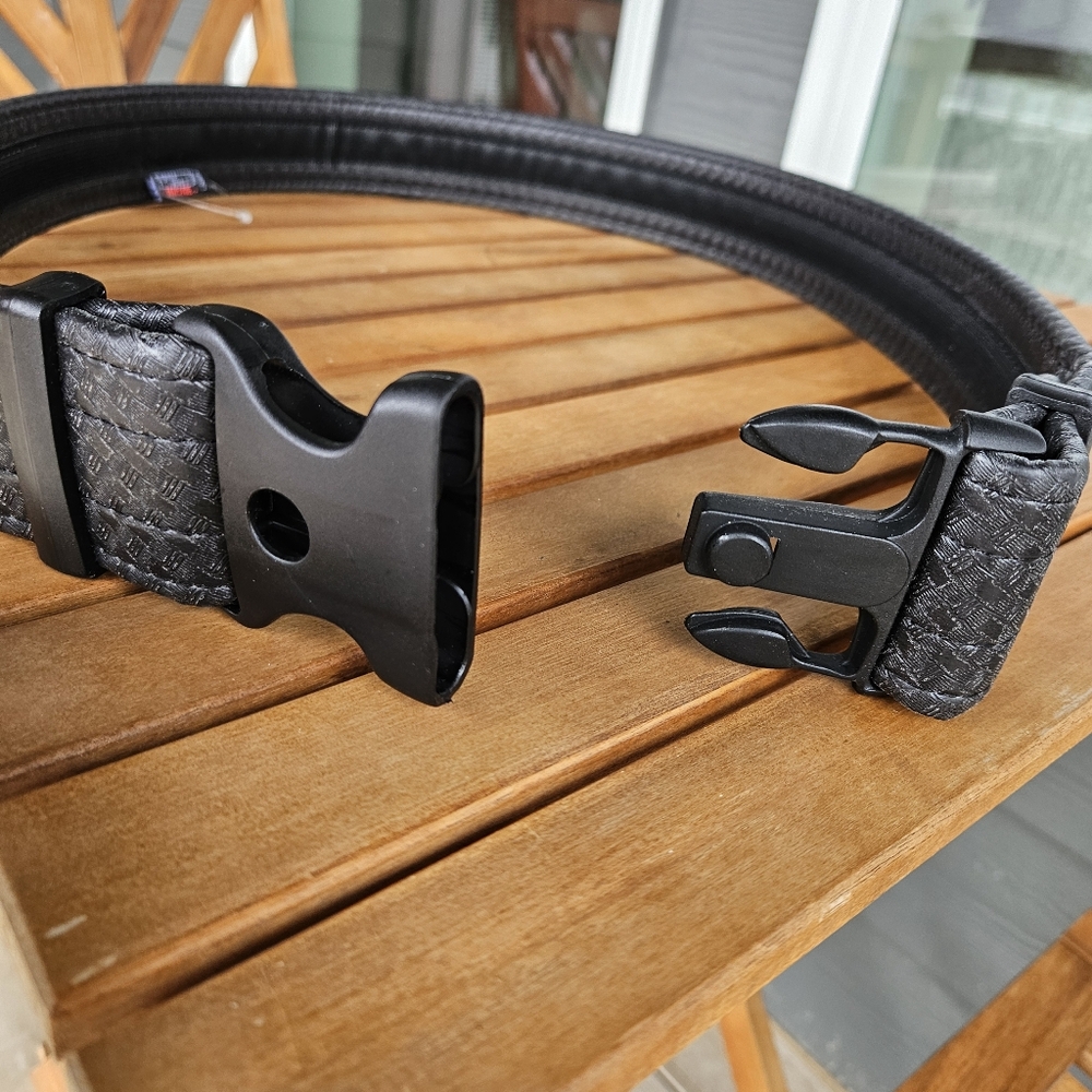 ❌️❌️SOLD❌️Uncle Mikes Mirage Nylon Duty Belt Large (38 - 42) Lined Interior Belt - Picture 4 of 9
